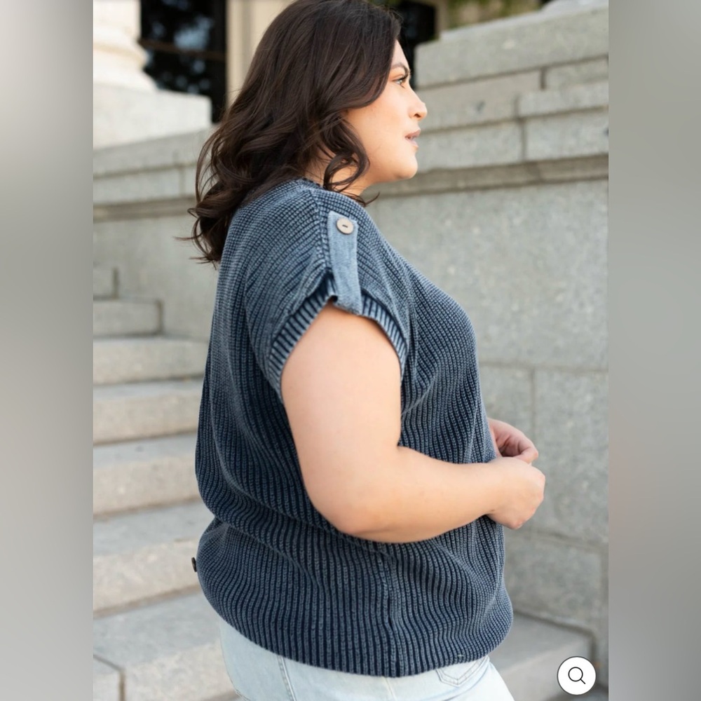 Perch Ribbed Knit Cap Sleeve Sweater Top Button Back Plus Size 3X - Picture 3 of 9